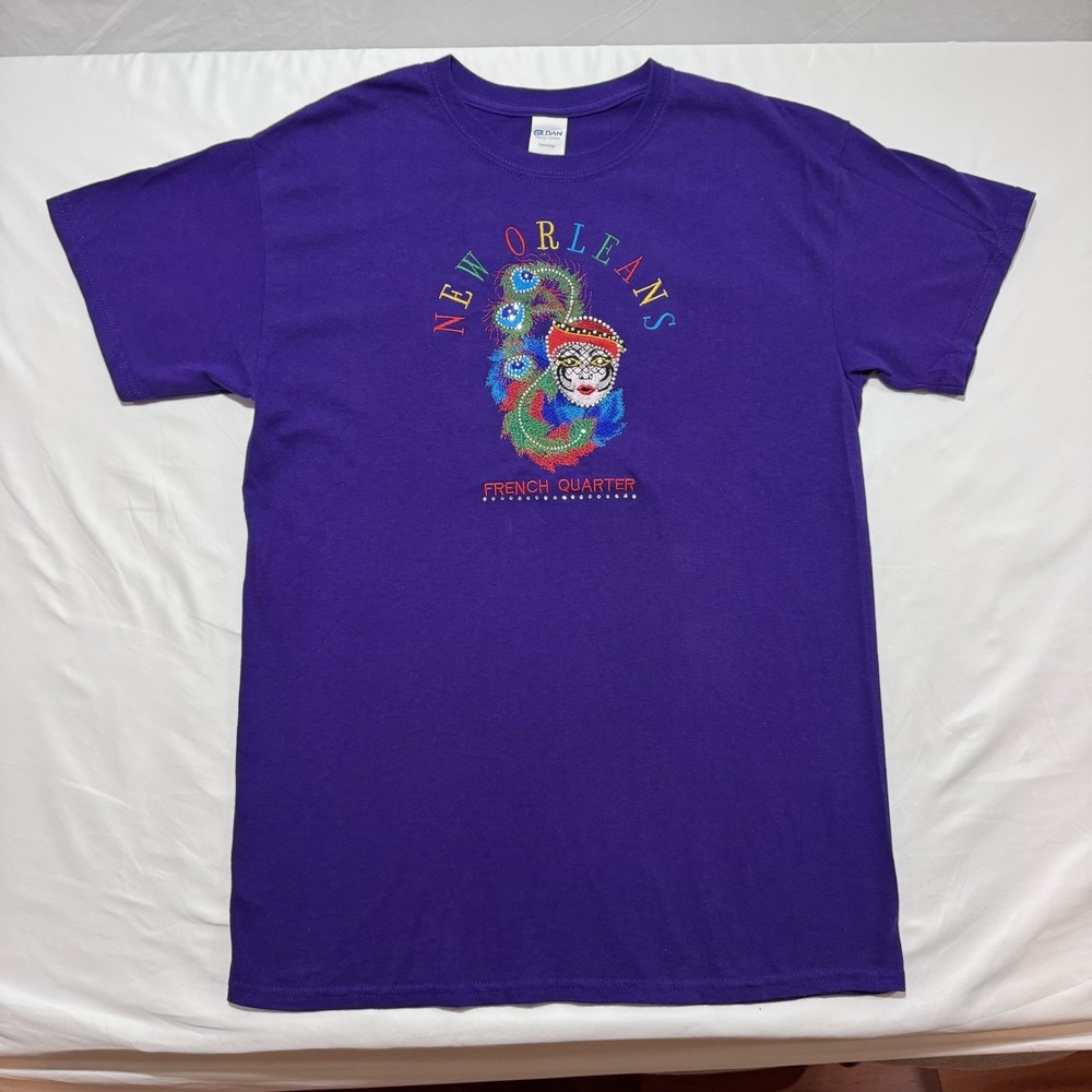 New Orleans French Quarter Mardi Gras Mask Purple Embroidered T-Shirt Size M